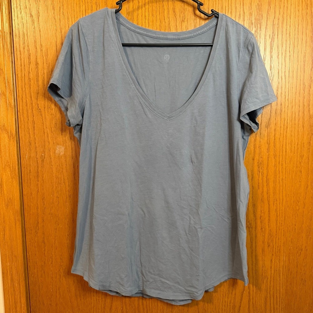 Lululemon Love Tee Vneck Short Sleeve Shirt 8 Blue